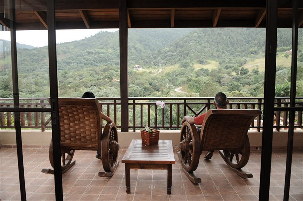 Hotel Rancho La Aurora คาราวากวา ภายนอก รูปภาพ