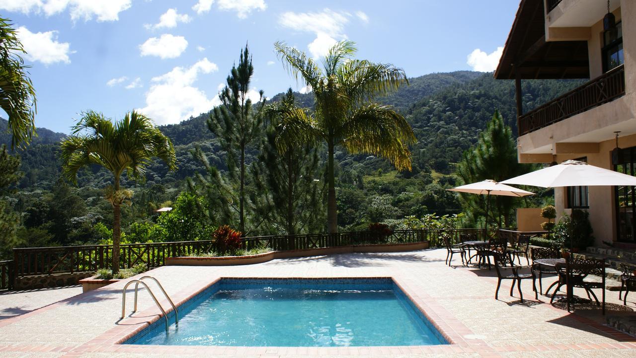 Hotel Rancho La Aurora คาราวากวา ภายนอก รูปภาพ