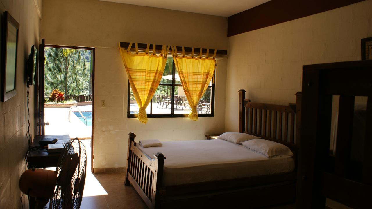 Hotel Rancho La Aurora คาราวากวา ภายนอก รูปภาพ