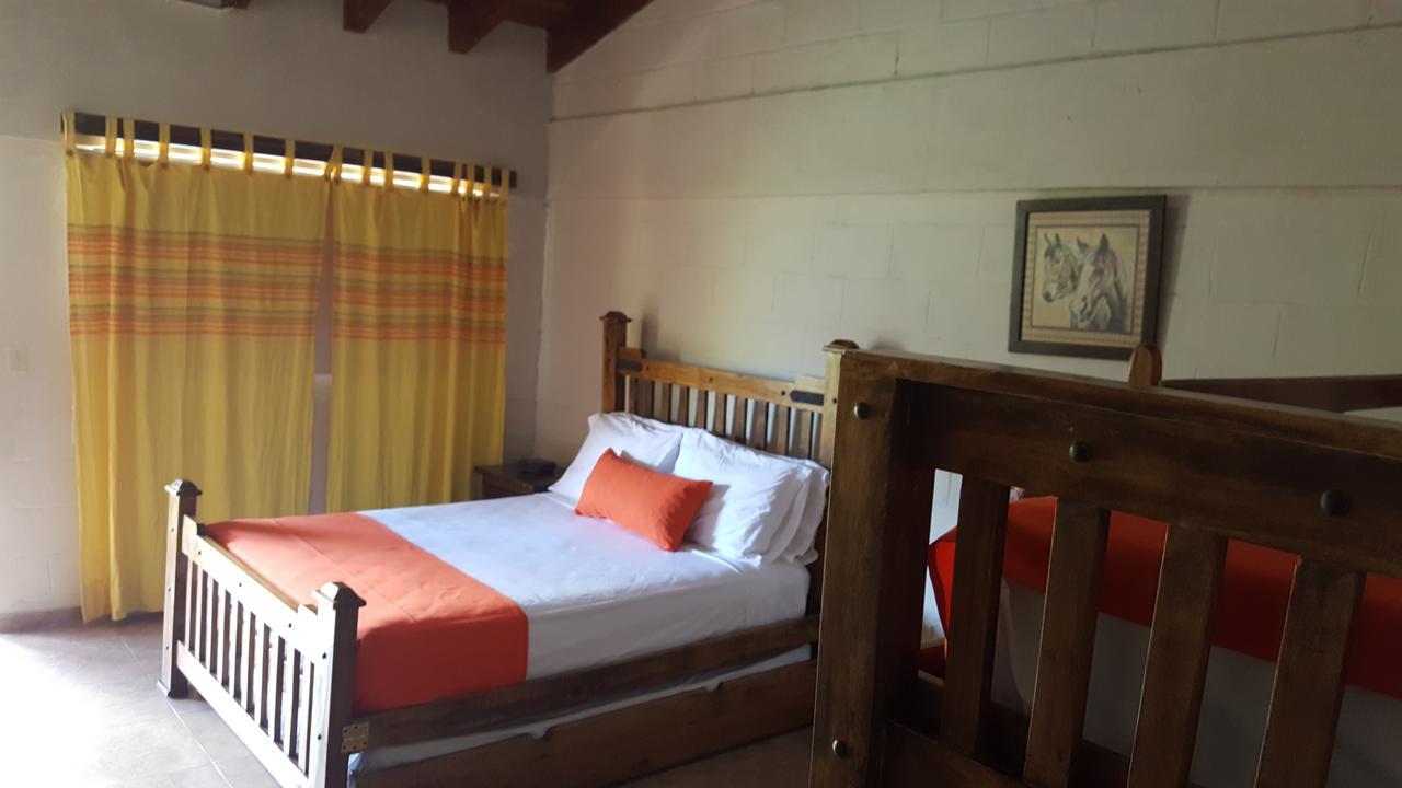 Hotel Rancho La Aurora คาราวากวา ภายนอก รูปภาพ