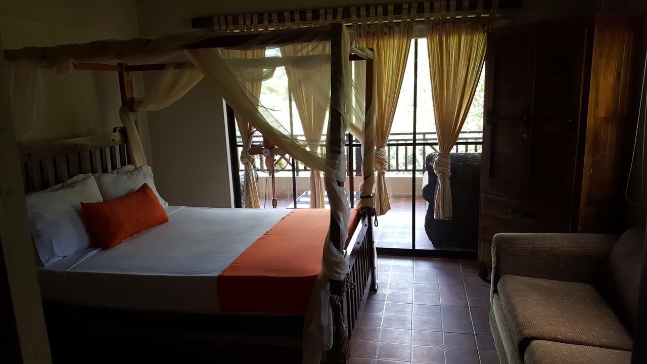 Hotel Rancho La Aurora คาราวากวา ภายนอก รูปภาพ